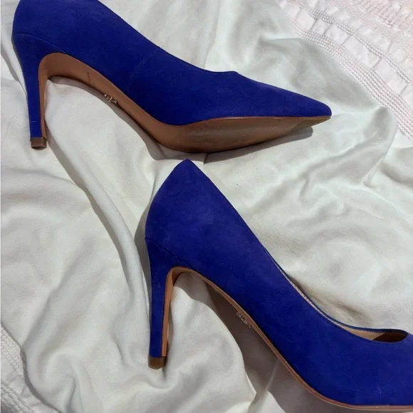 Kurt Geiger Blue Heeled Elegance - Picture 3 of 4